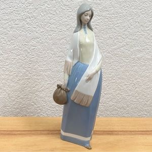 Vintage REX Valencia Hummelwerk Blue/White Porcelain Lady Pouch & Shawl Figurine
